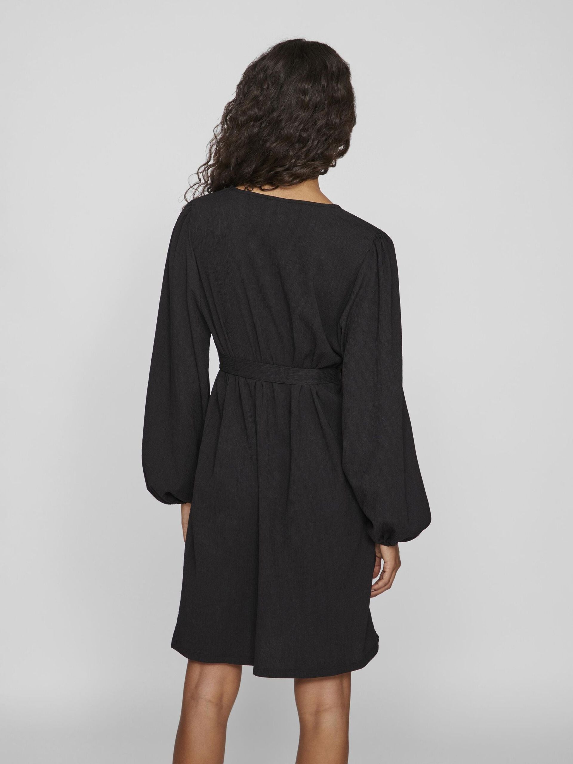 Short dress with belt