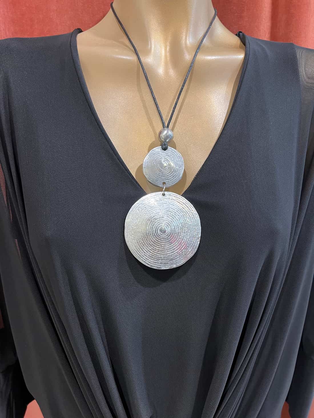Collar Gaia - Doble Círculo Plateado