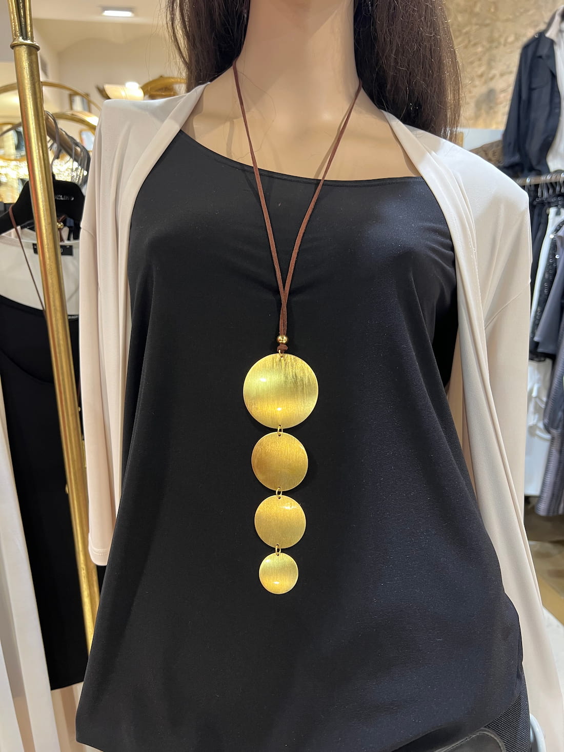 Collar Cuatro Lunas Doradas