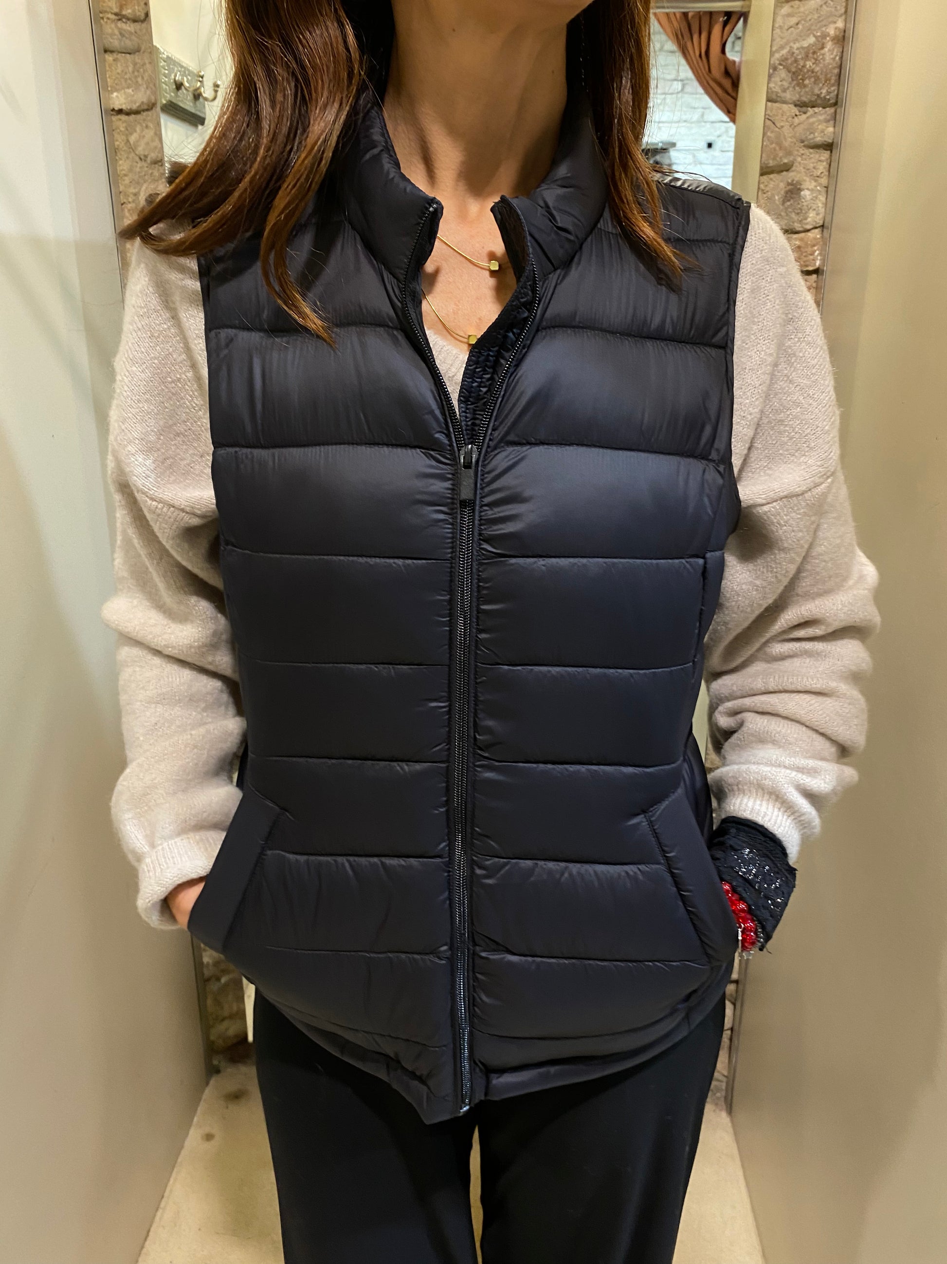 Black vest without hood