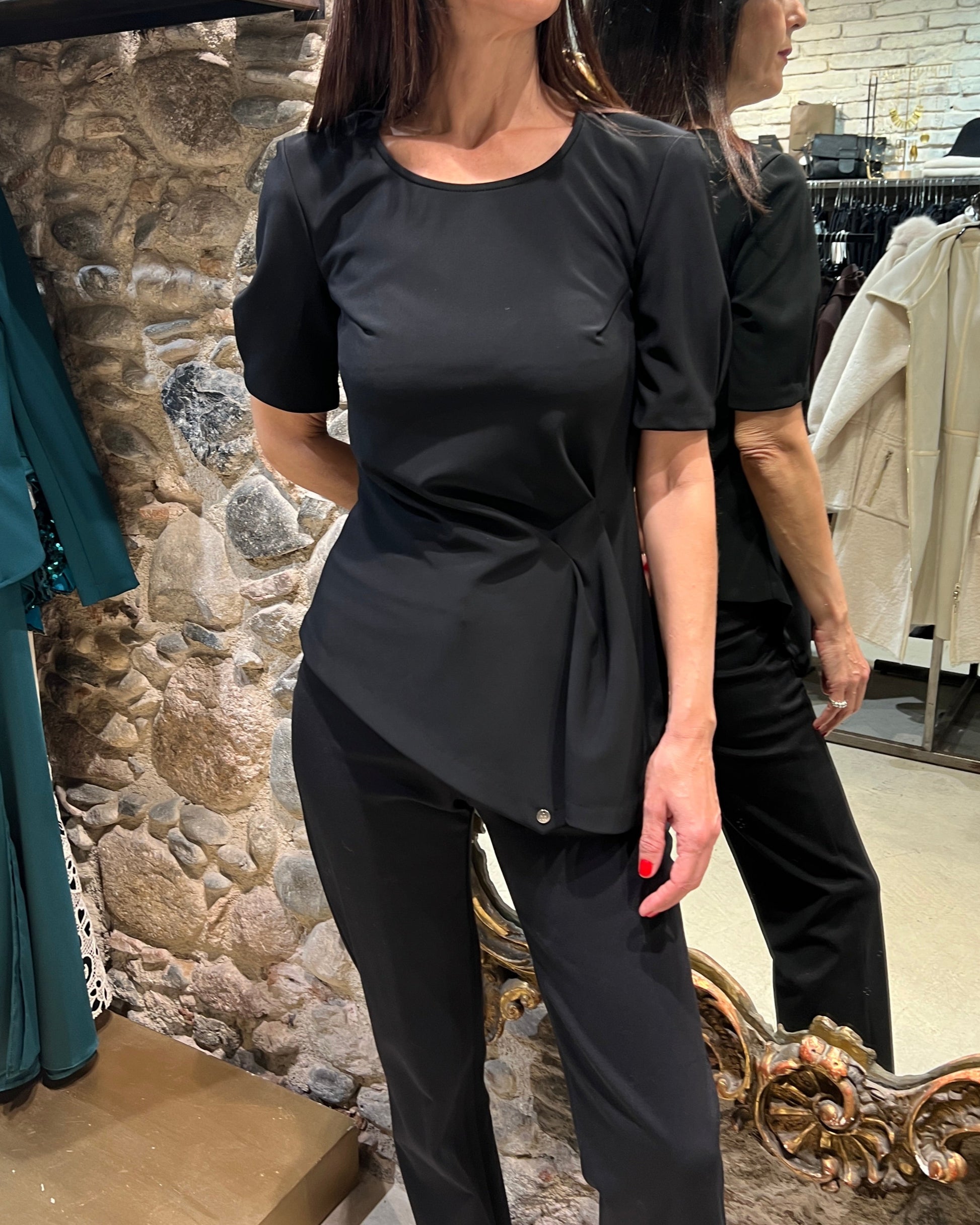 Asymmetrical black t-shirt