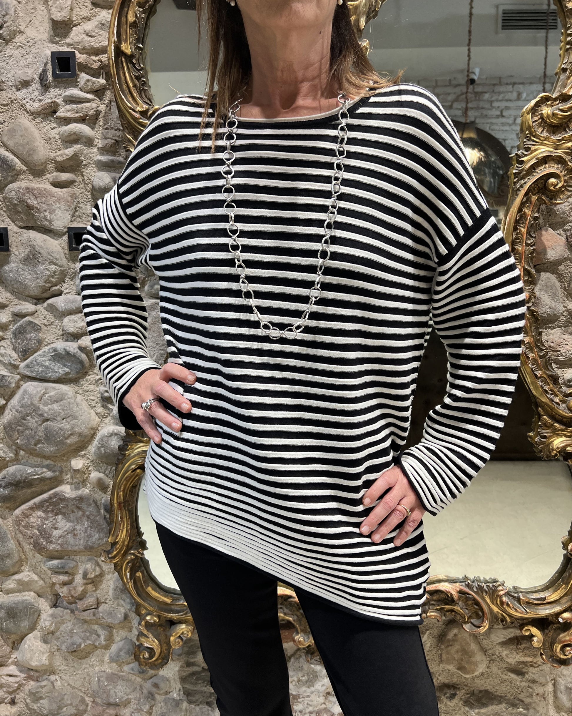 Pull rayé asymétrique