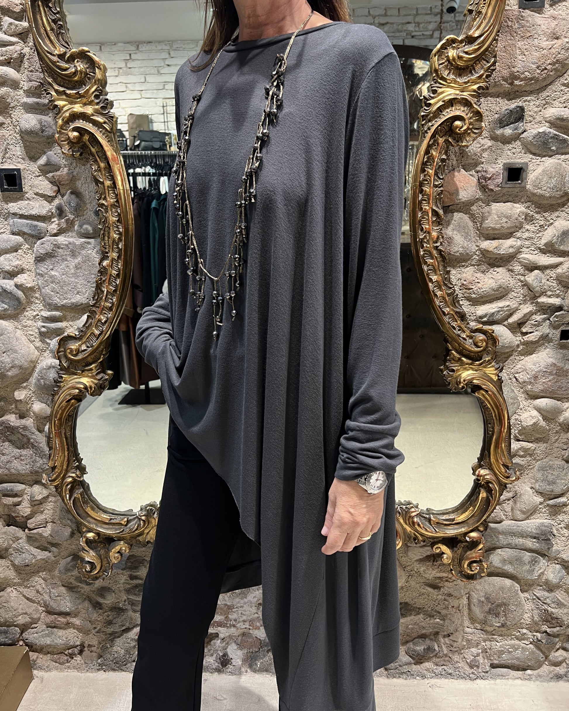 Pull long asymétrique gris