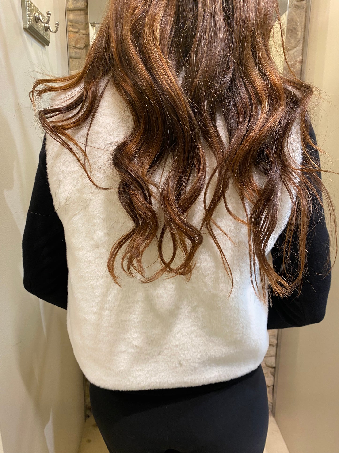 Short vest in plush fabric