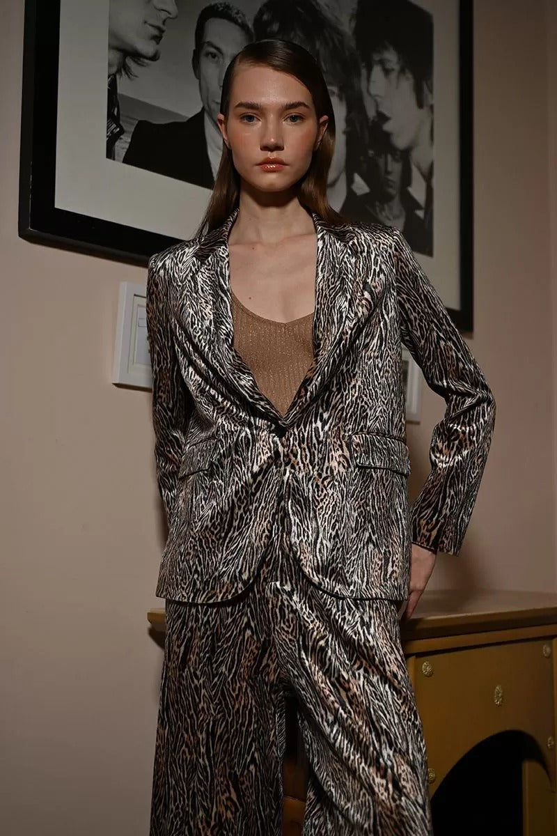 Long-sleeved blazer with print