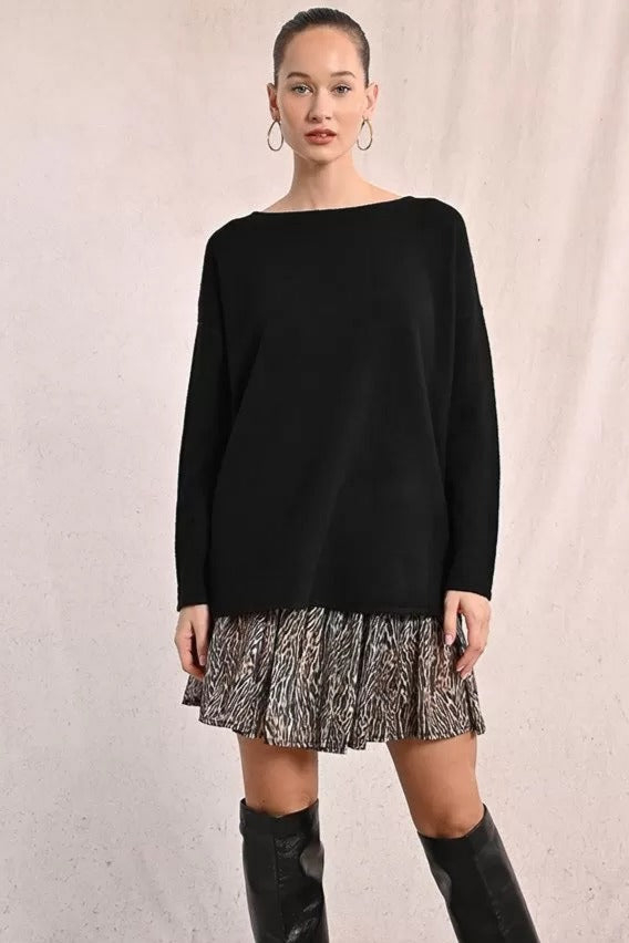 Loose-fitting long-sleeved sweater