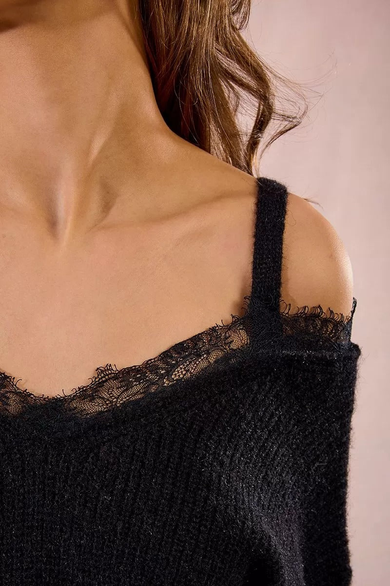 Long-sleeved jersey with lace detail