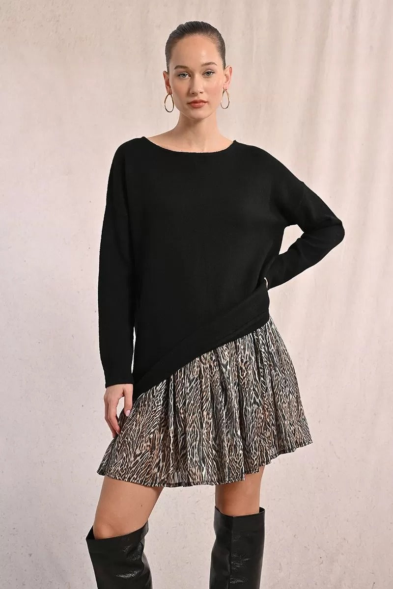 Loose-fitting long-sleeved sweater