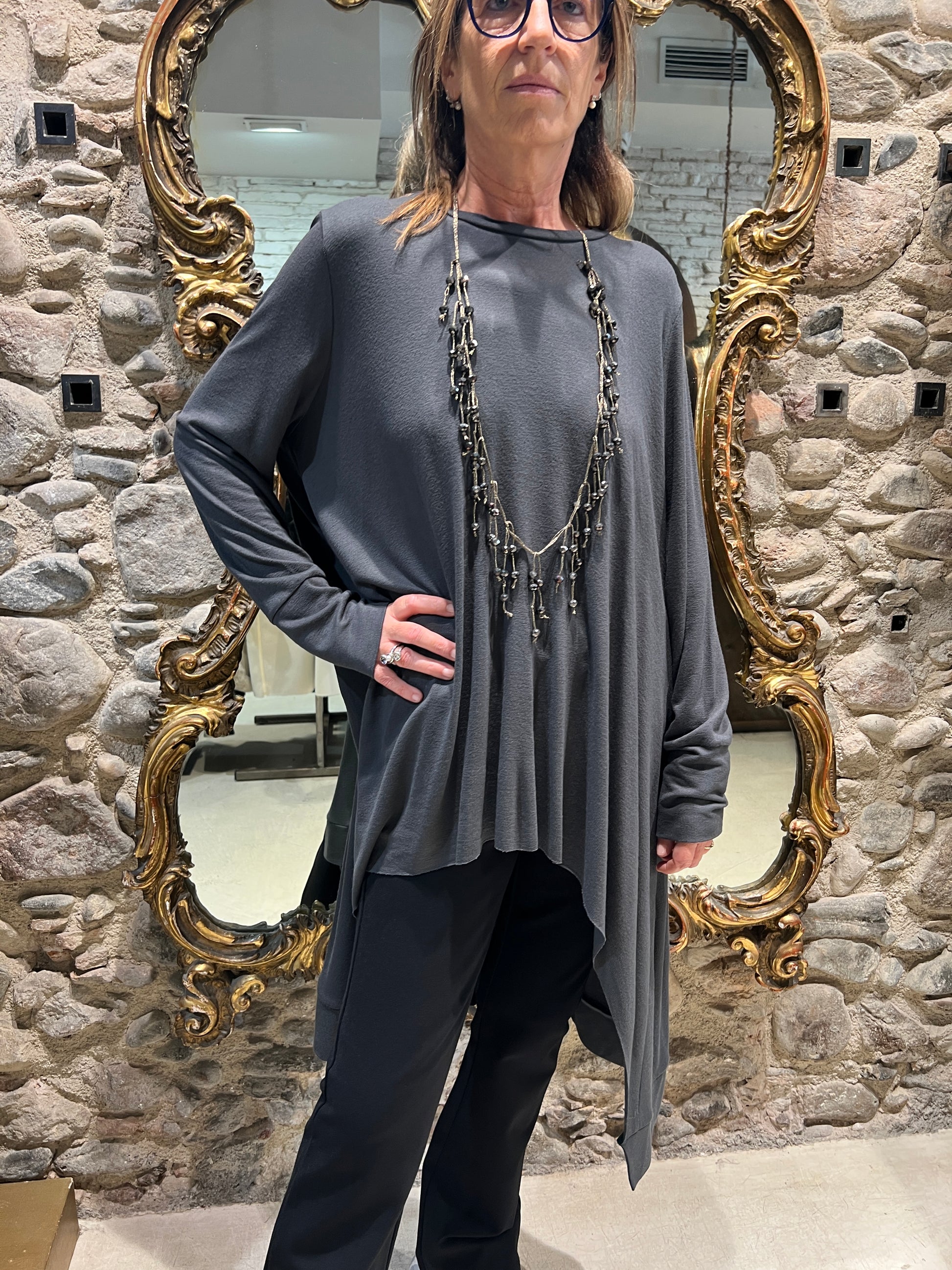 Pull long asymétrique gris