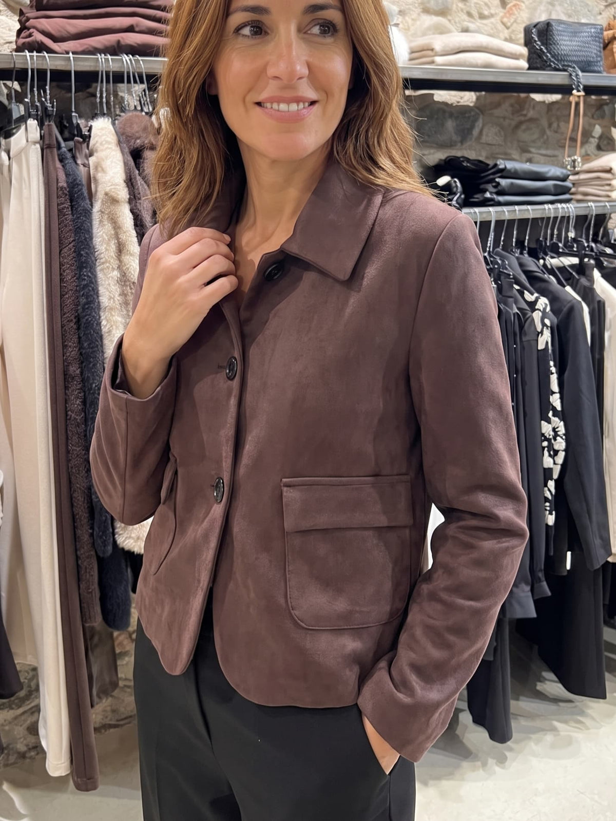 Chaqueta corta de ante marrón