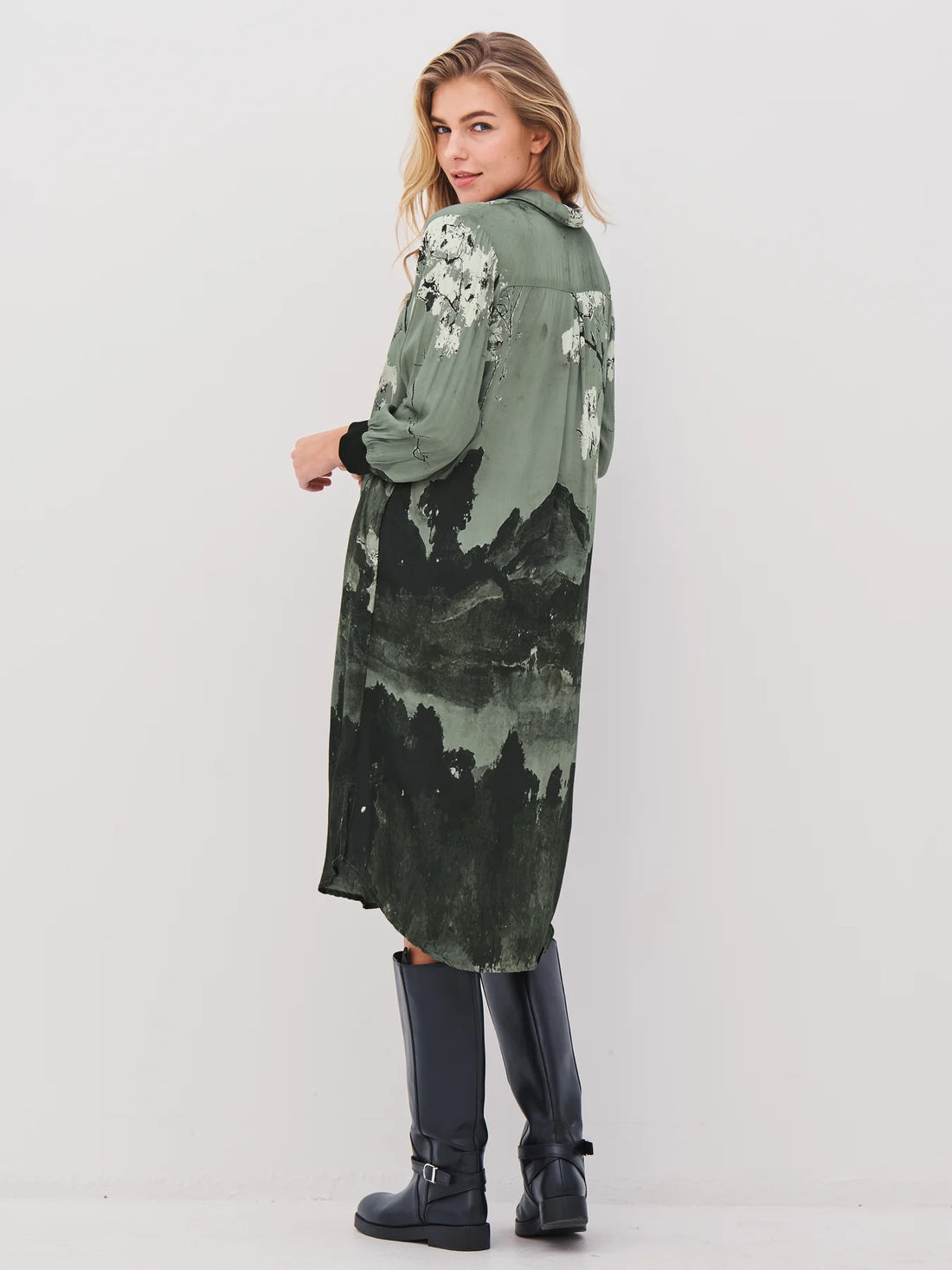 Vestido camisero estampado paisaje