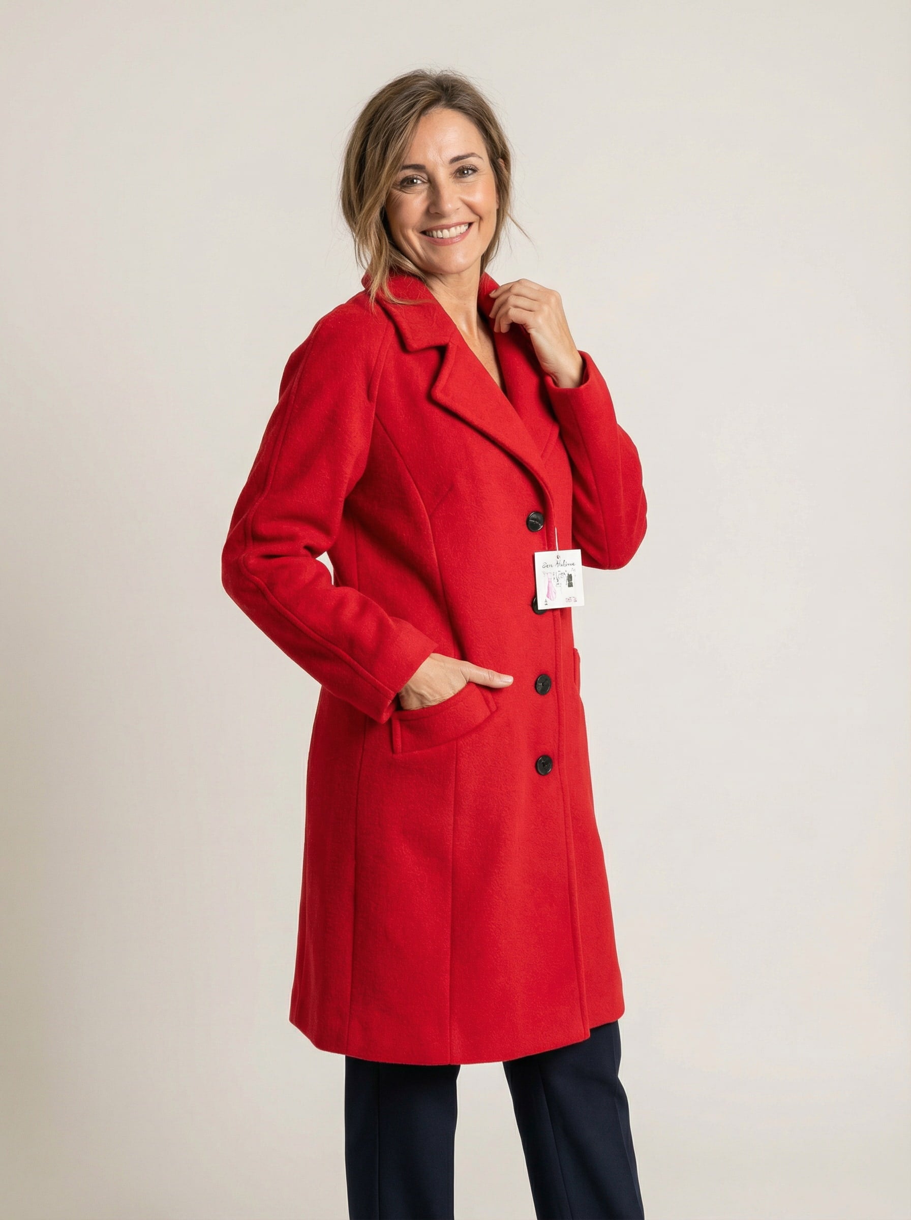 Abrigo rojo clásico de paño
