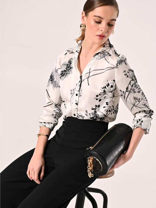 Camisa con estampado floral black & white