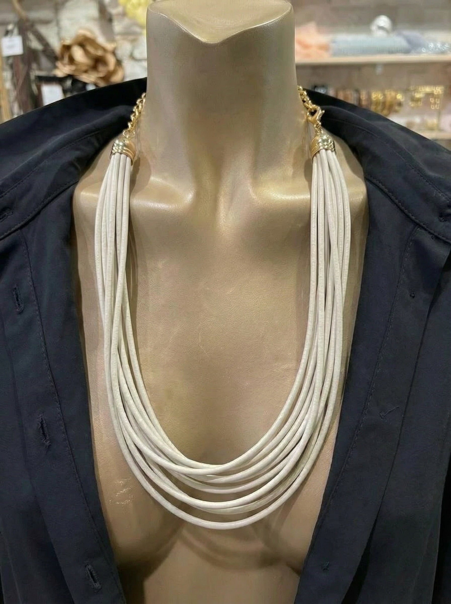 Collar Multi-cordón Moderno