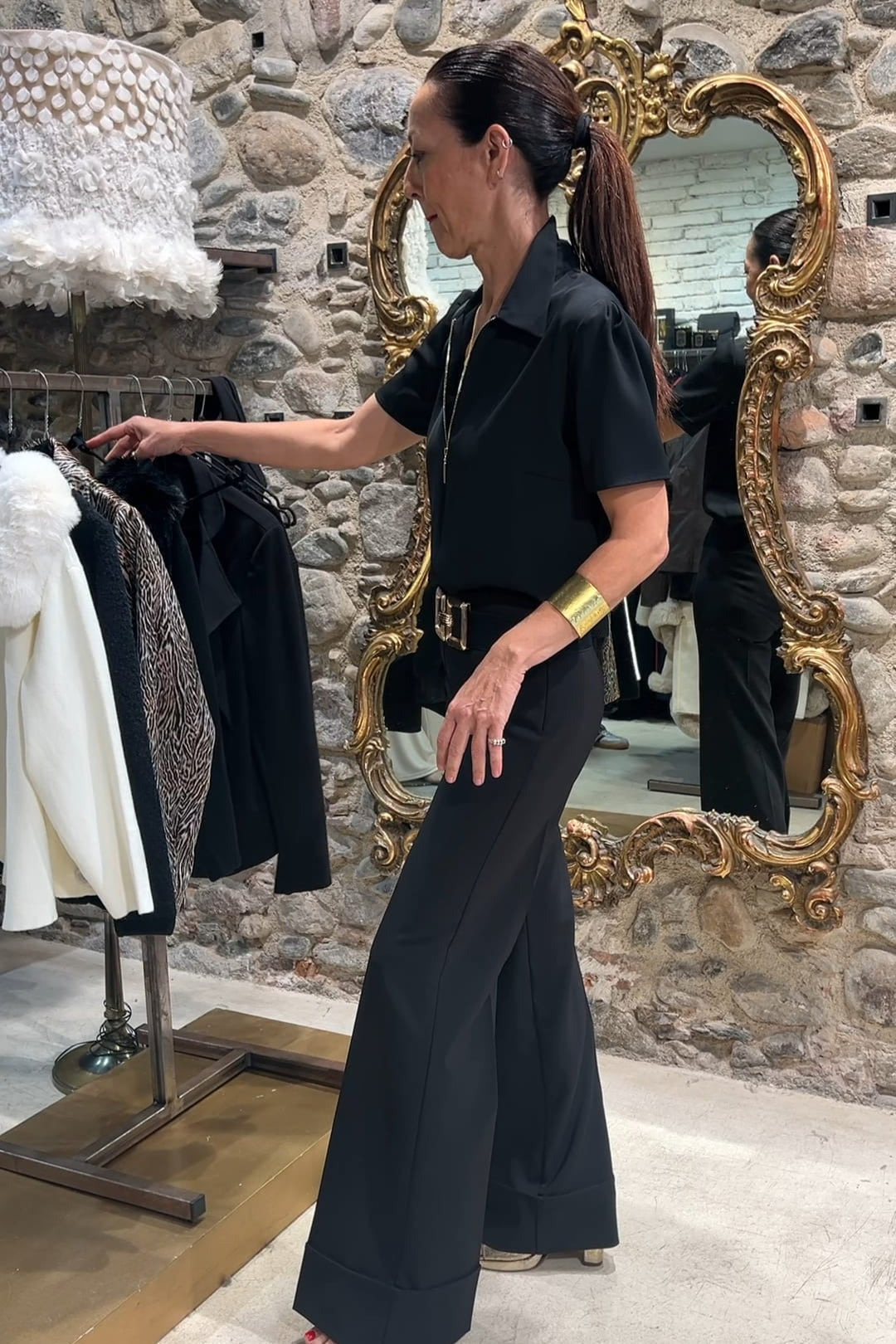 Blusa con cuello de camisa y cremallera