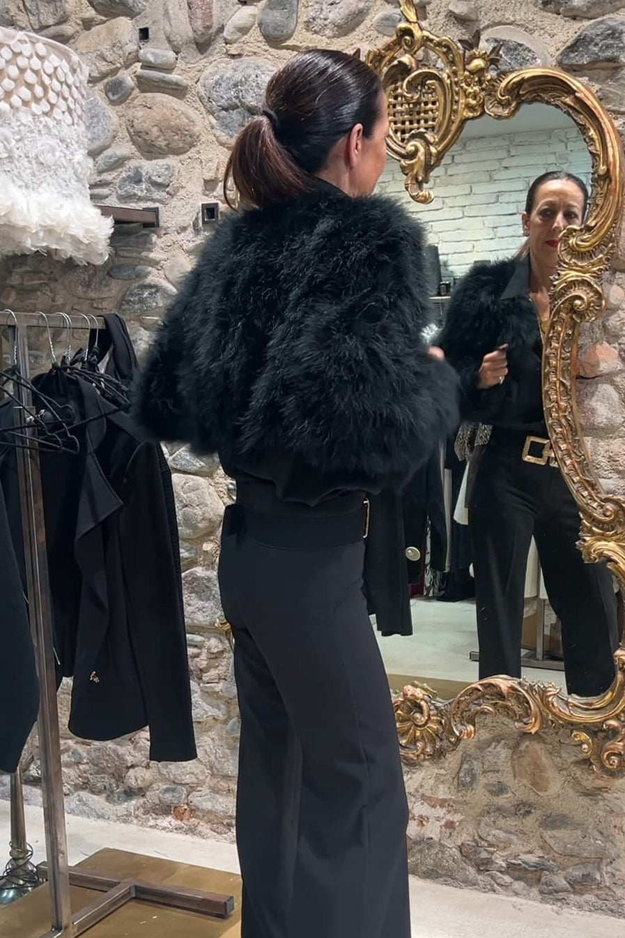 Chaqueta torera pelo y plumas