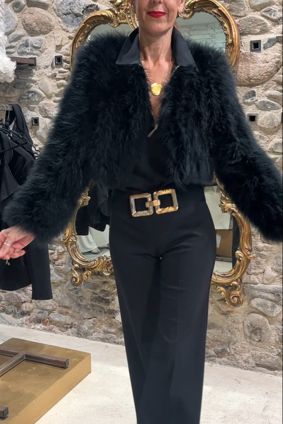 Chaqueta torera pelo y plumas