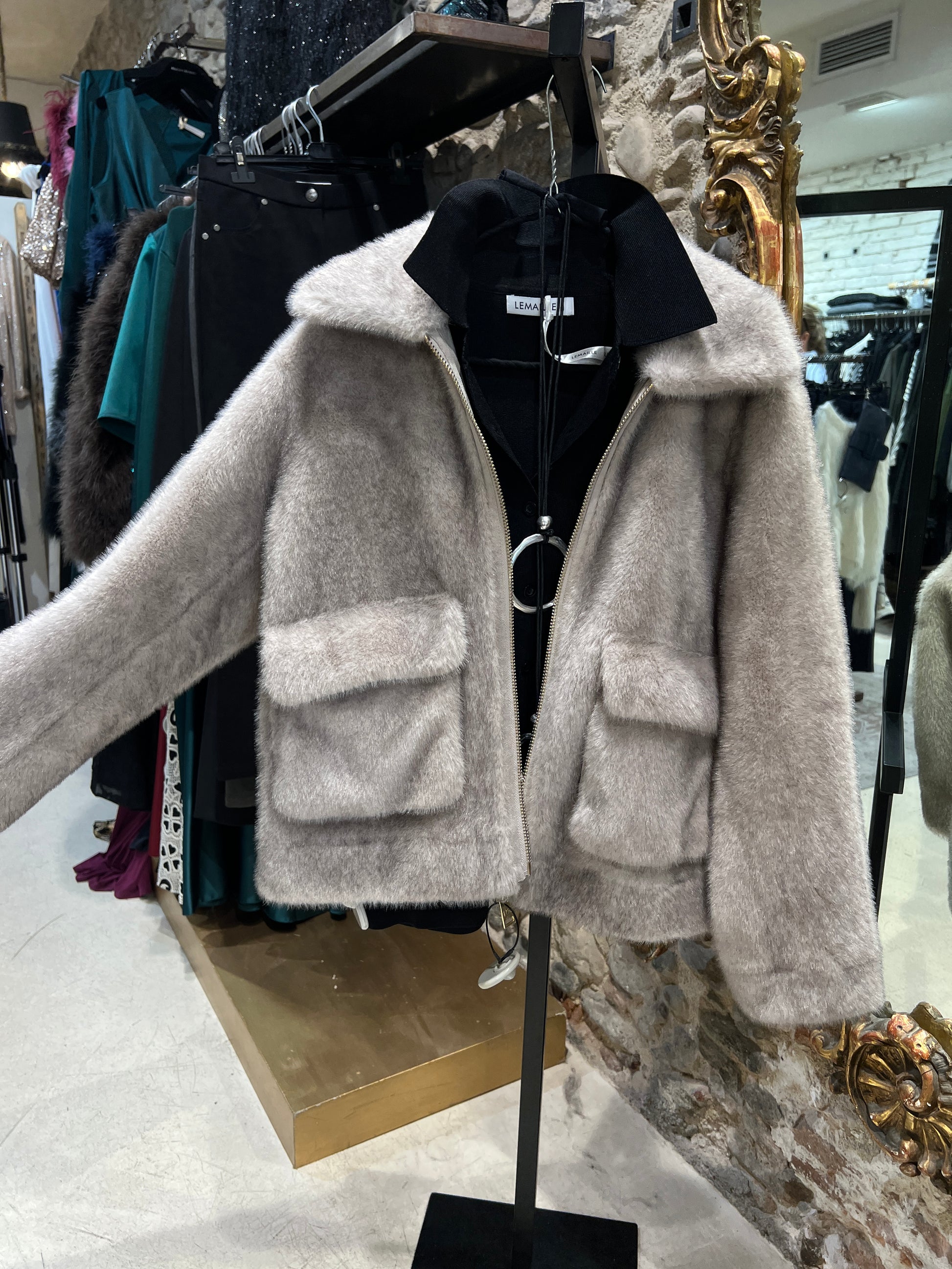 Chaqueta de pelo con bolsillos