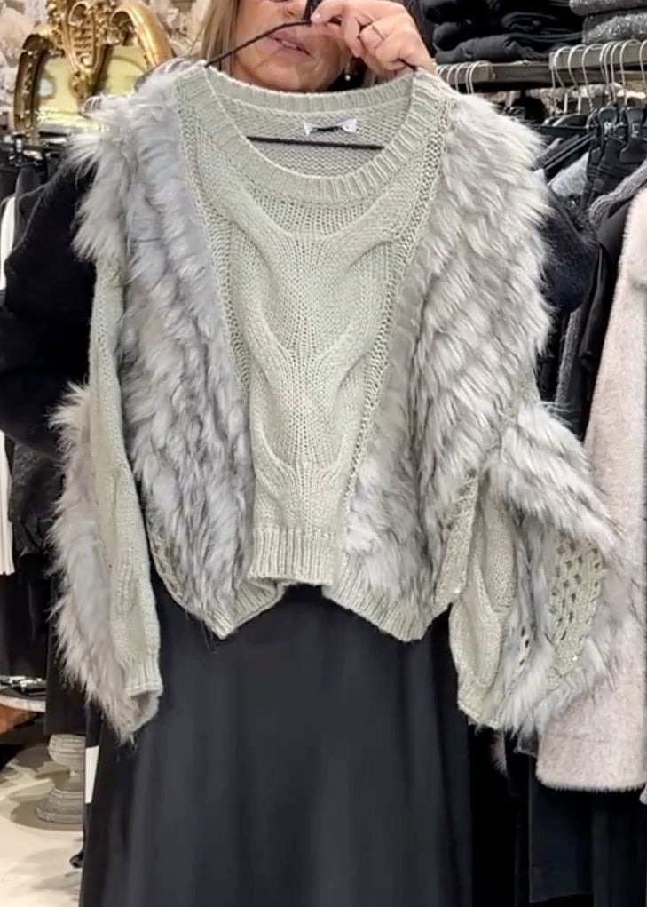 Pull en tricot de fourrure grise 