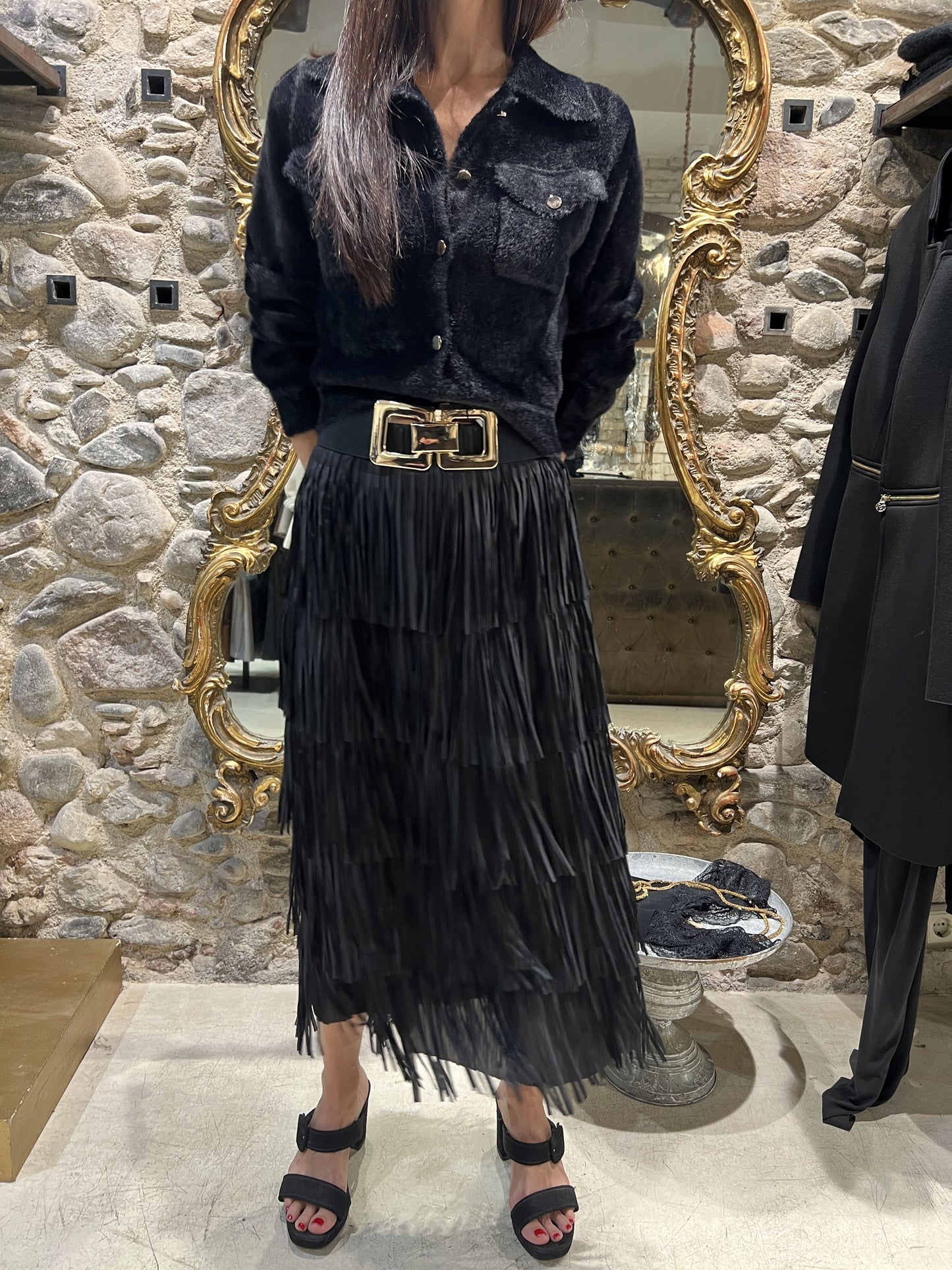 Falda midi de flecos en capas