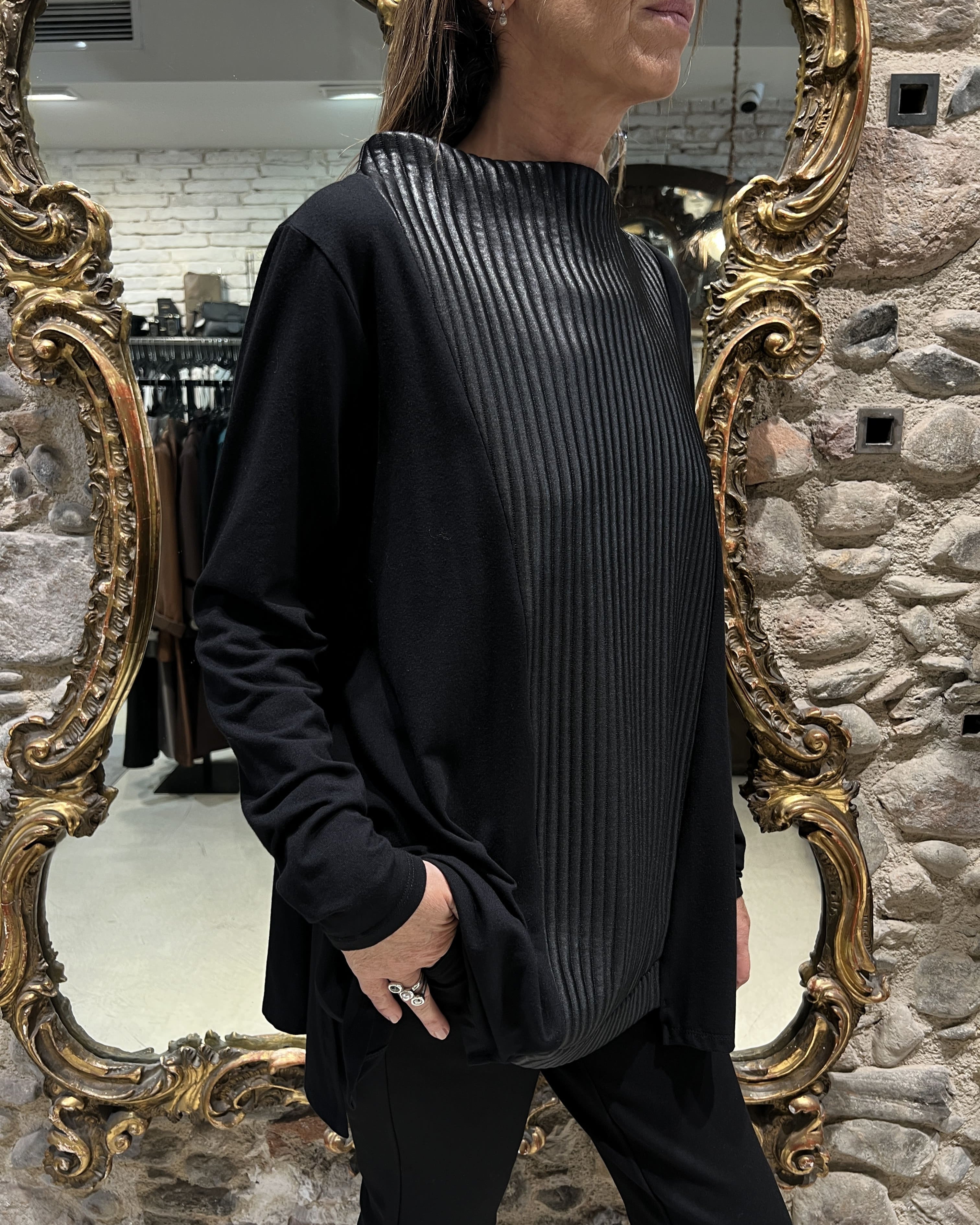 Camiseta jersey plisado efecto cuero