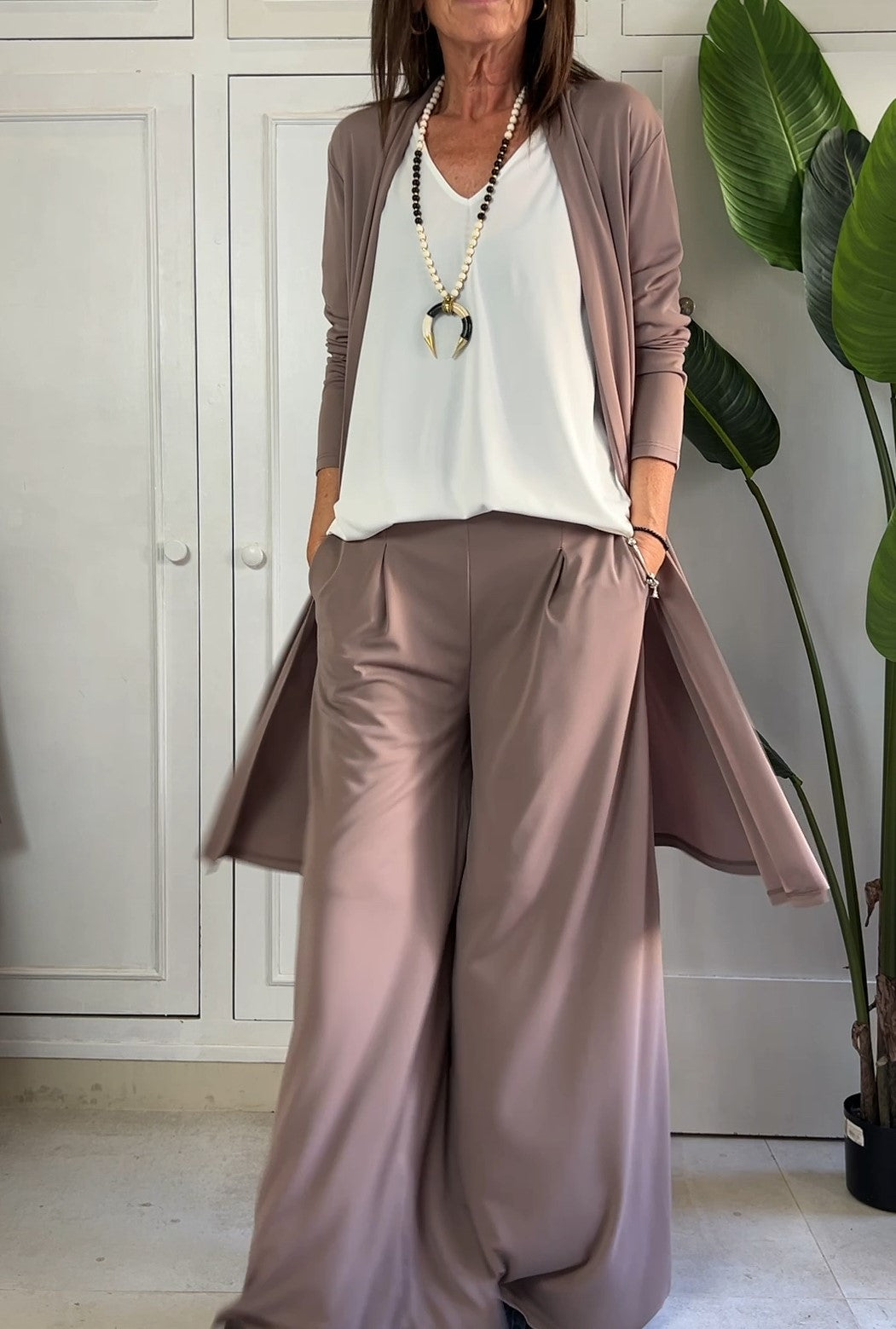 lookbook image shop_this_look_AVTgAb