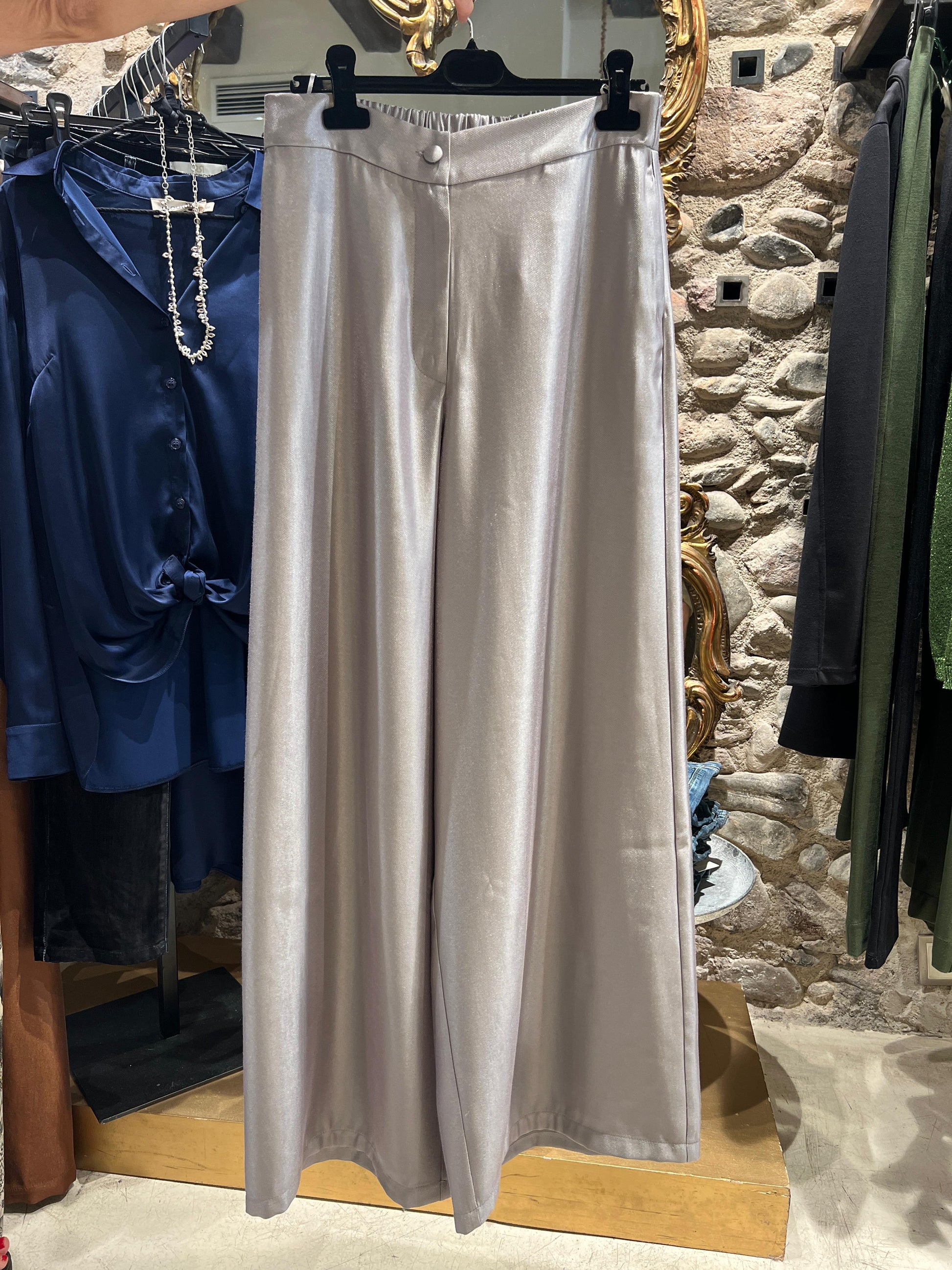 Pantalón ancho satinado