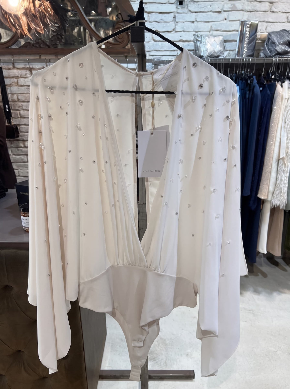 Body marfil con pedrería
