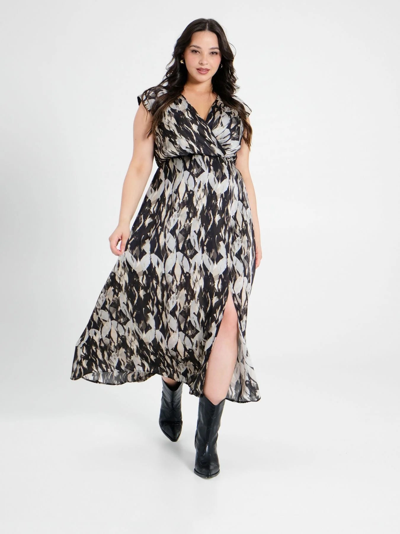Curvy abstract print dress 