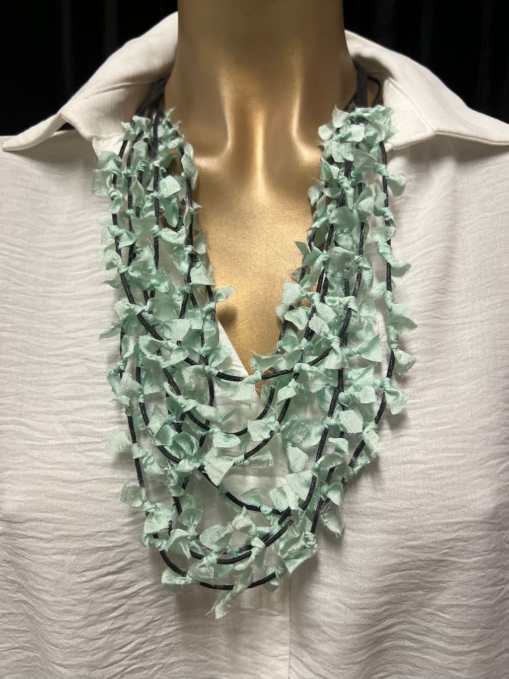 Collar Pétalos