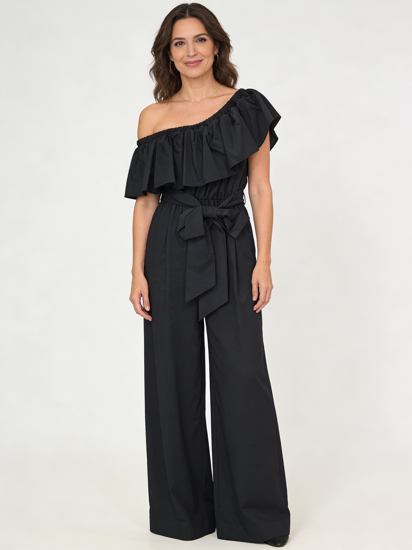 Robe asymétrique noire à volants