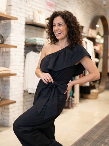 Robe asymétrique noire à volants