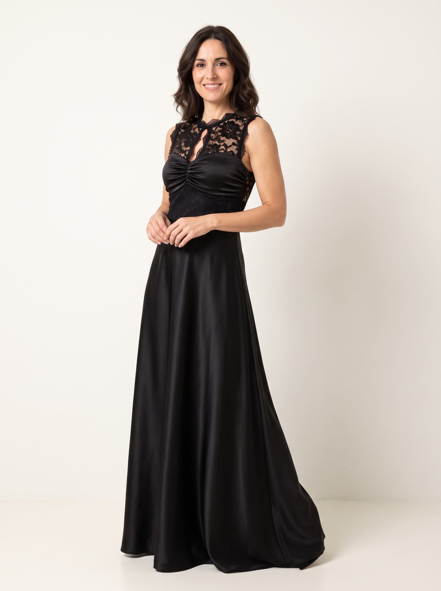 Vestido Largo con Canesú de Encaje y Falda de Satén