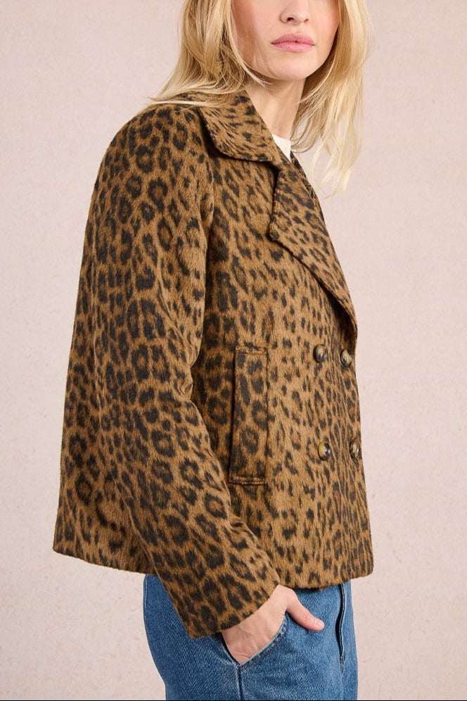 Chaqueta corta con estampado y doble botonadura