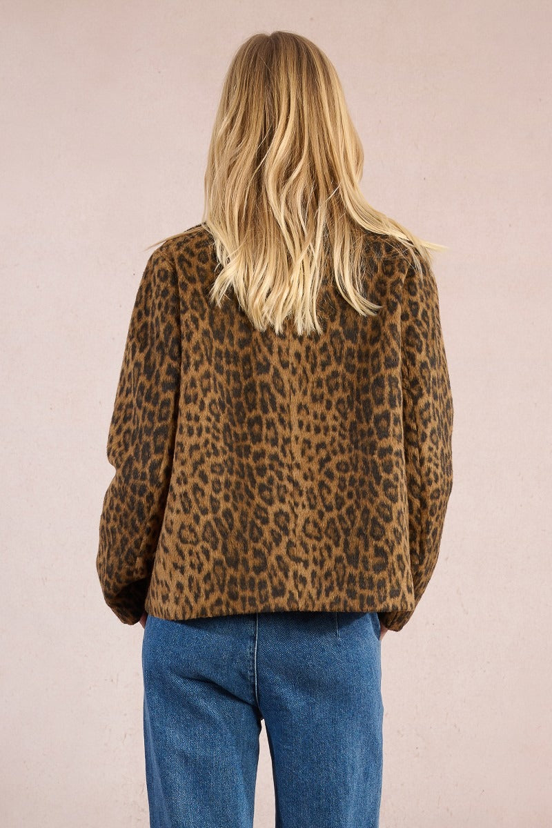 Chaqueta corta con estampado y doble botonadura