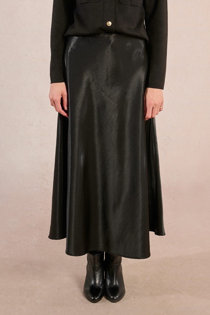 Long skirt in satin fabric 