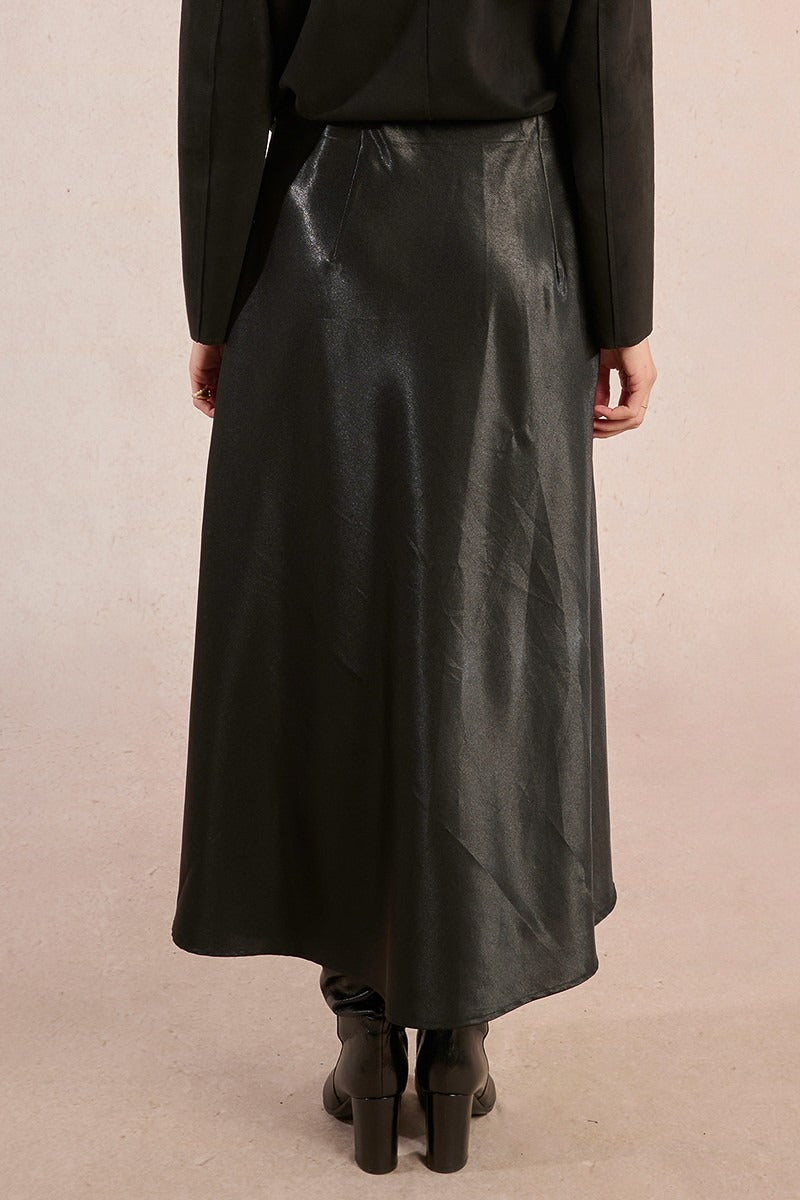 Long skirt in satin fabric 