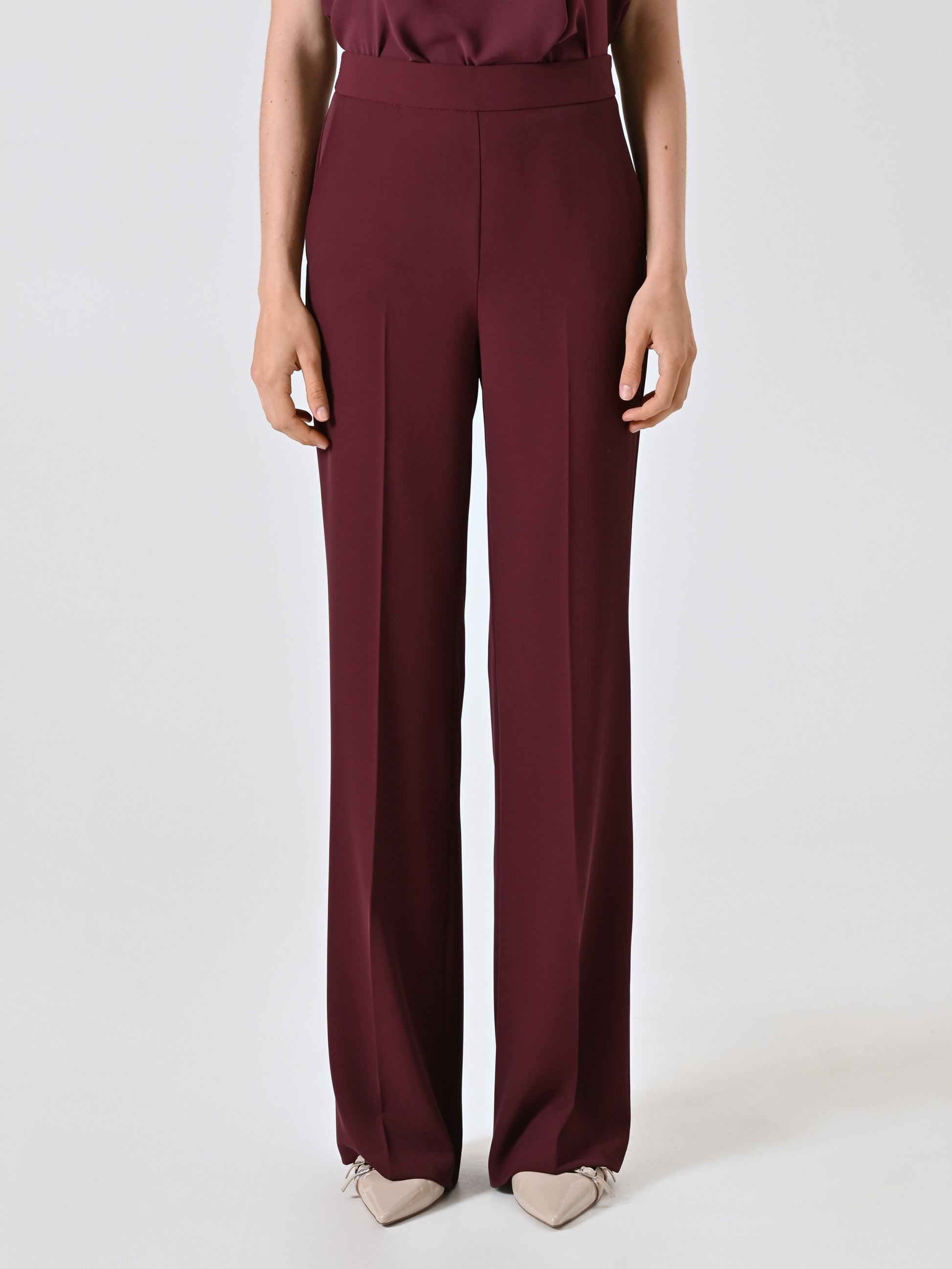 Pantalón en cady burdeos