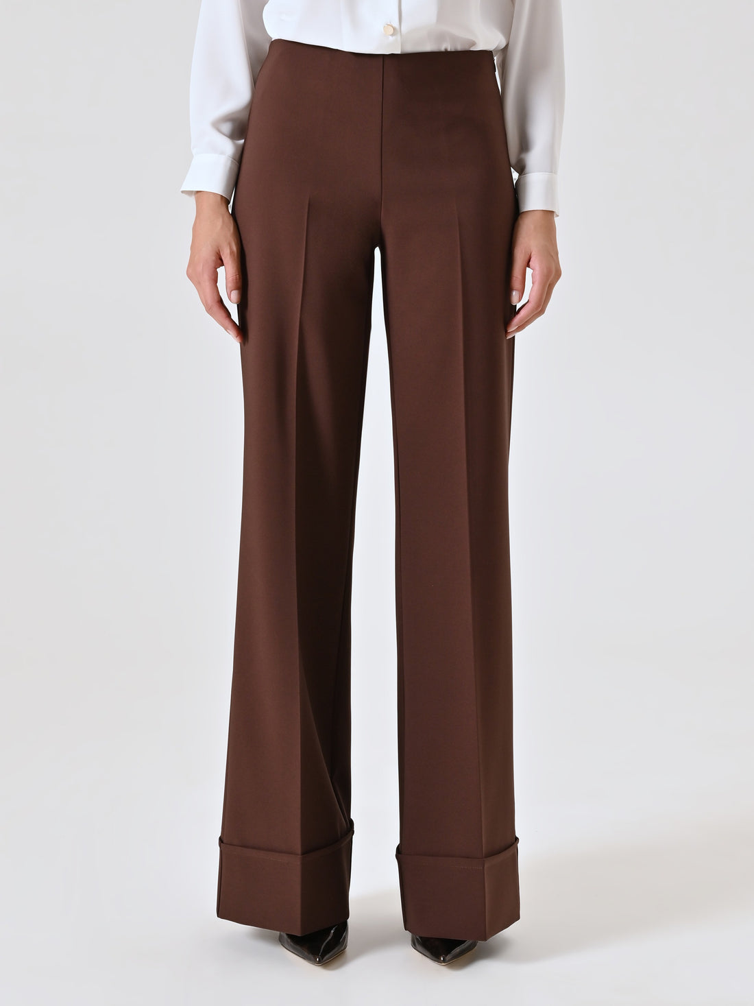 Pantalón alto ancho elegante