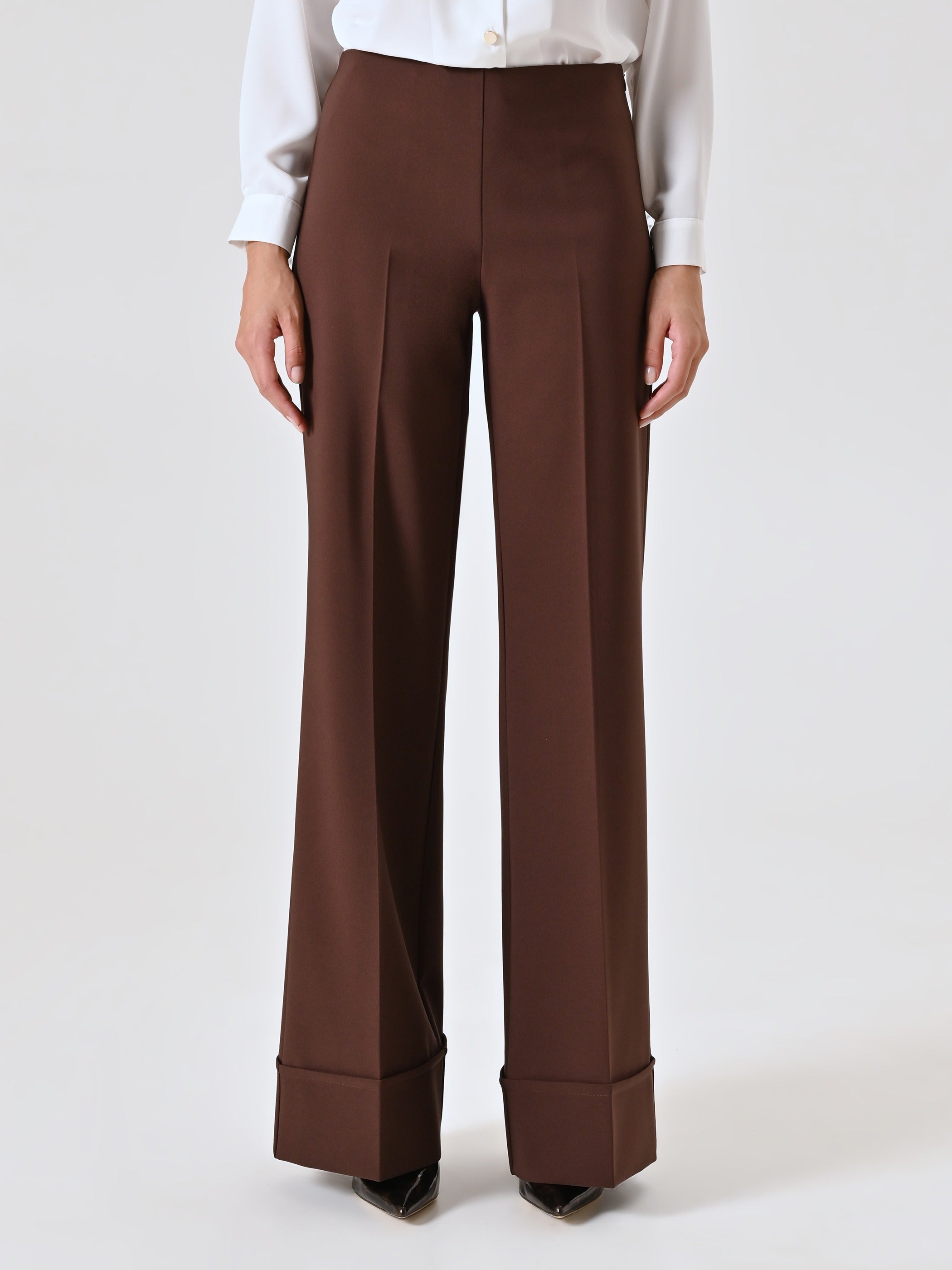 Pantalón alto ancho elegante