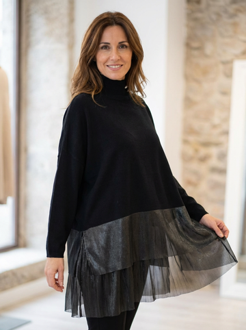 Jersey negro con tul plisado