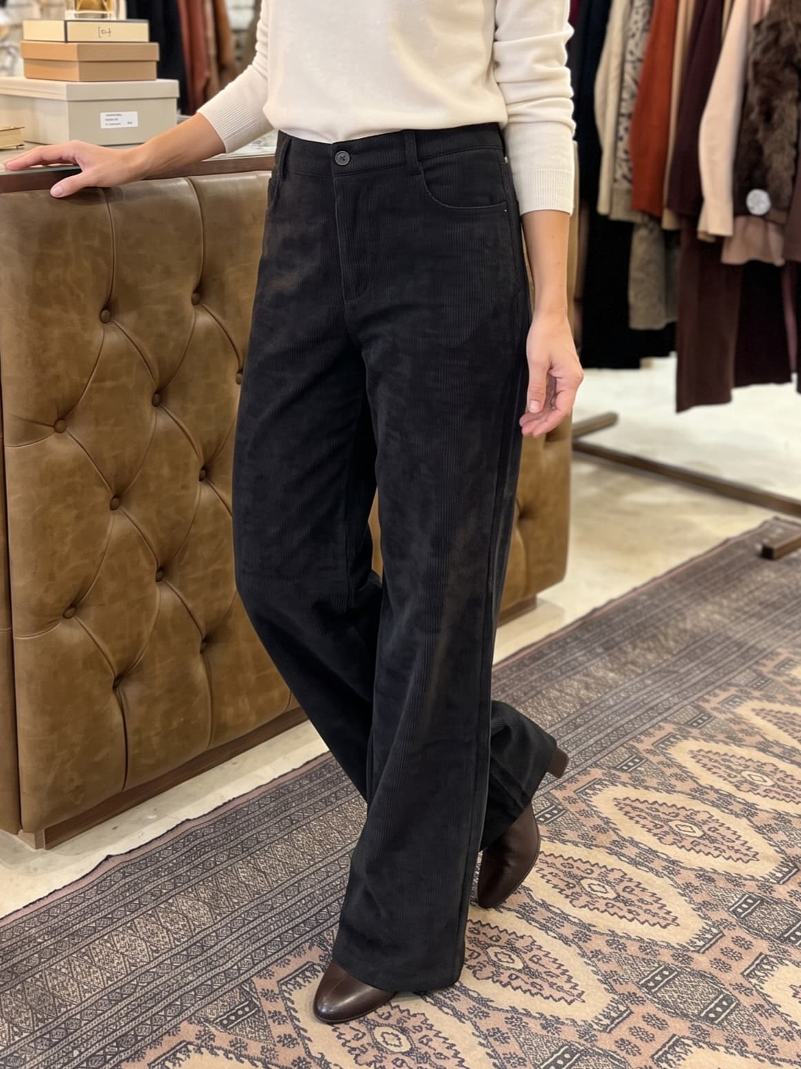 Pantalón negro de pana ancho