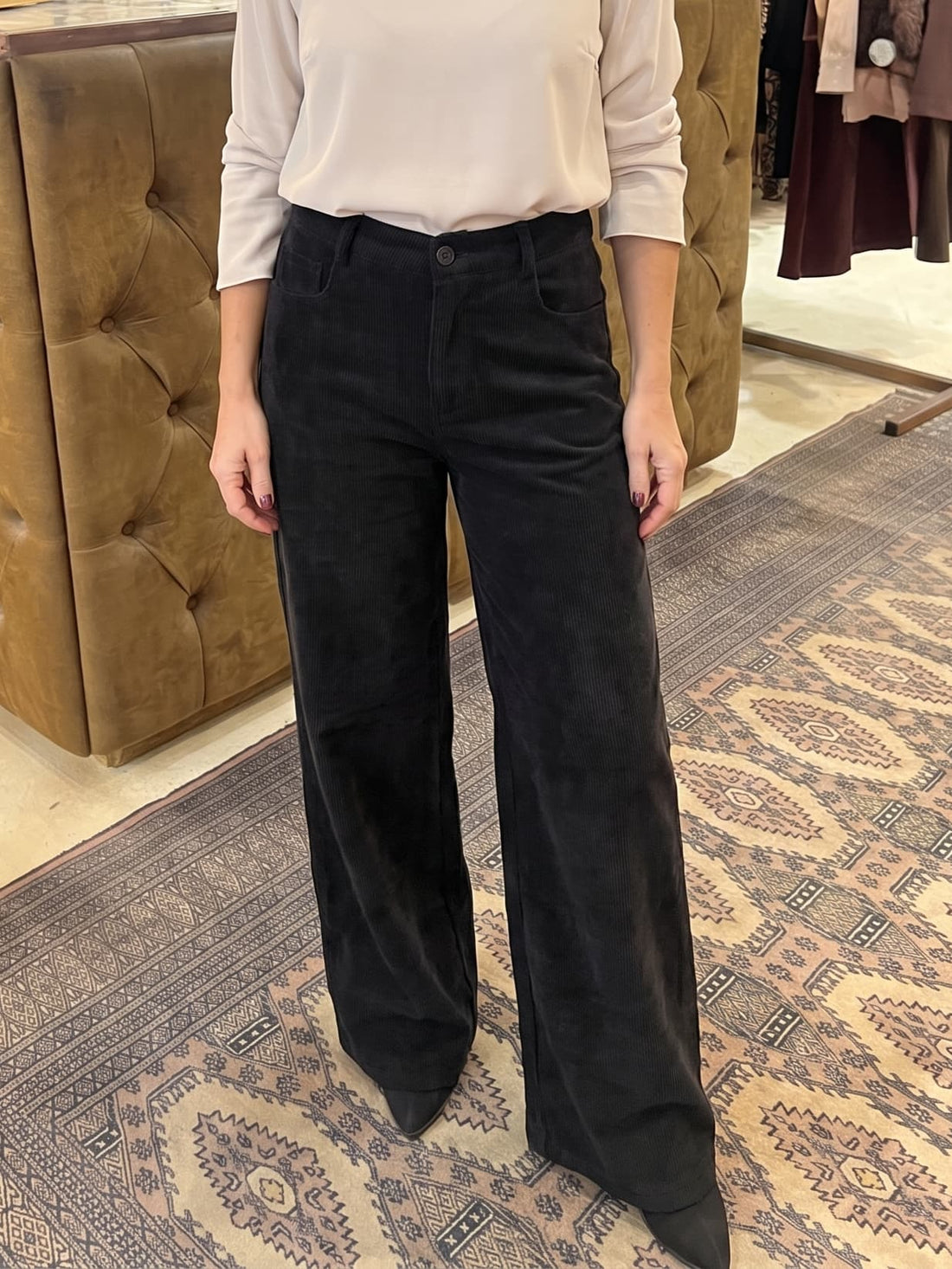 Pantalón negro de pana ancho