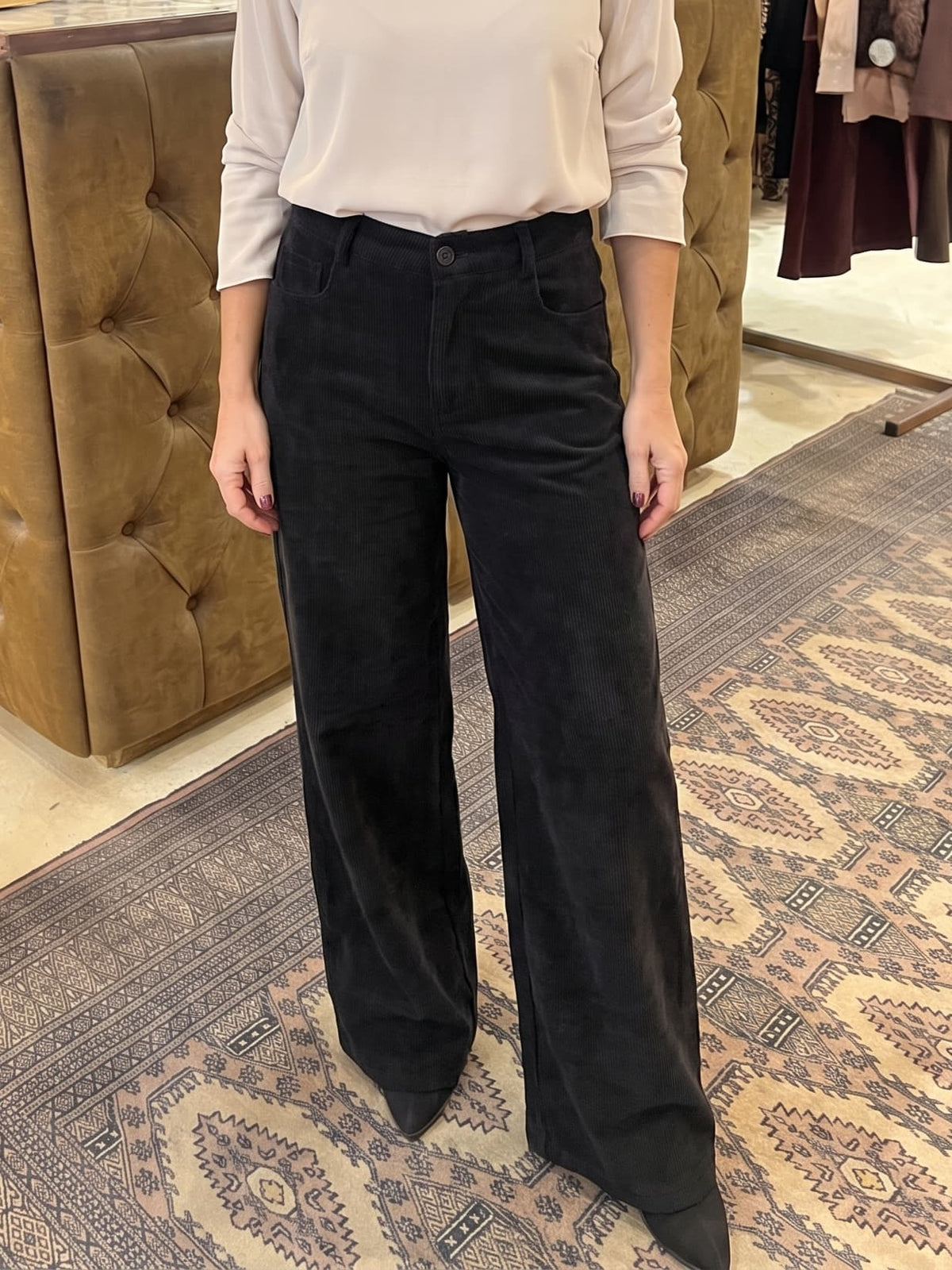 Pantalón negro de pana ancho
