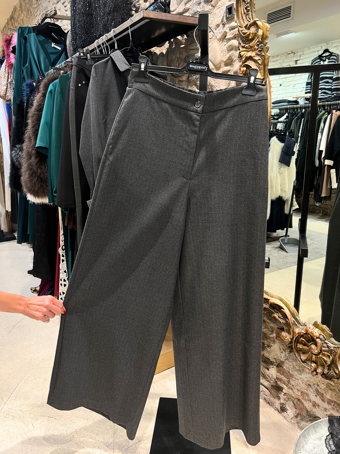 Pantalón oversize gris