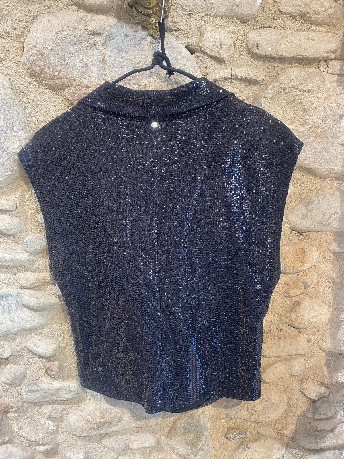 TOP LENTEJUELAS EN TELA VOLCADO - DON ADELINO